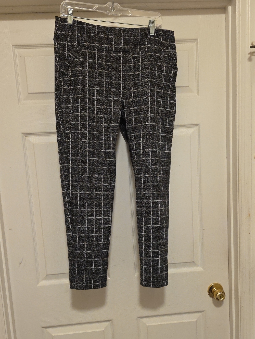 Soho Black & White Windowpane Cropped Ponte Pants